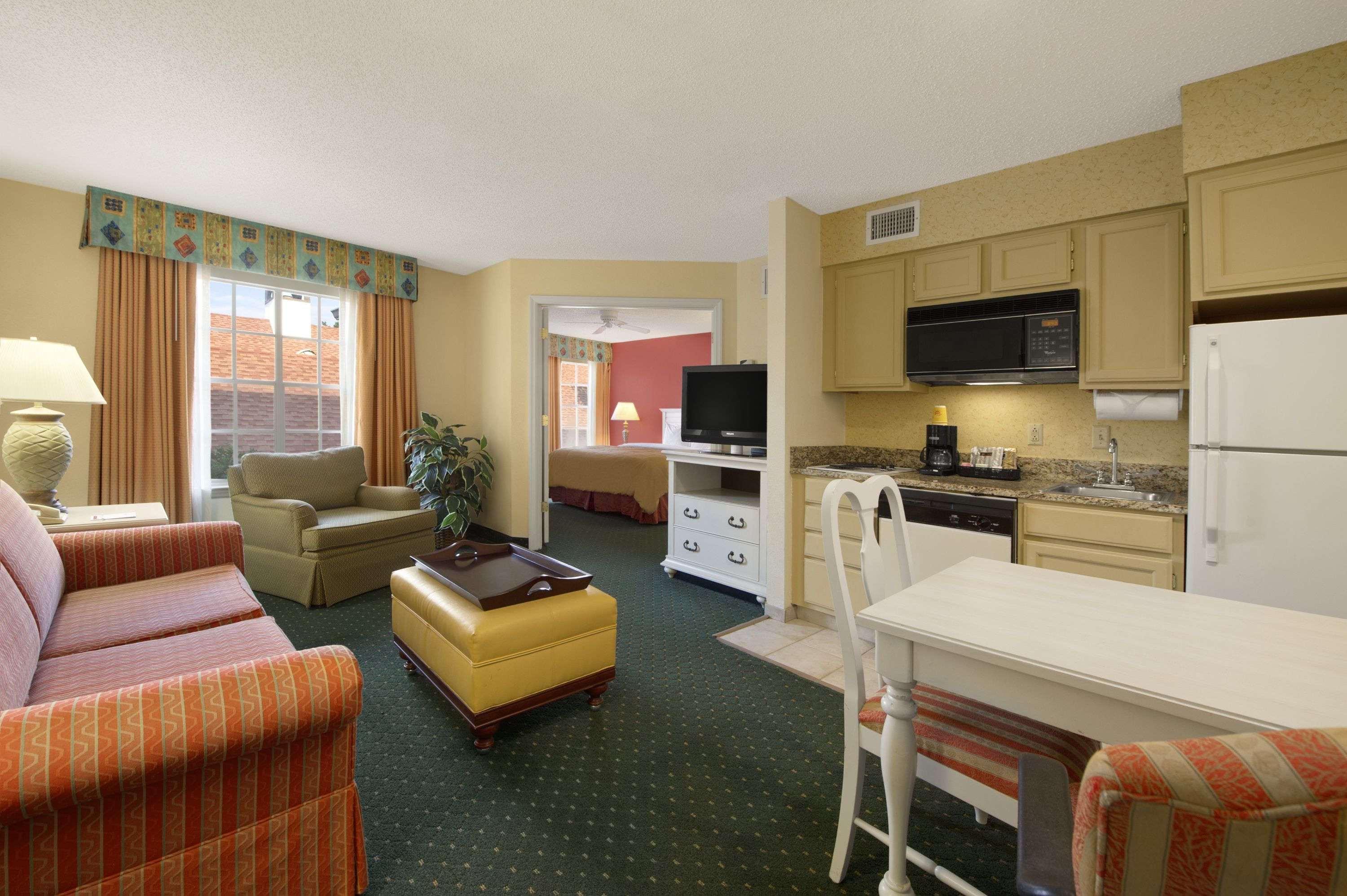 Hawthorn Suites By Wyndham Jacksonville Exterior photo
