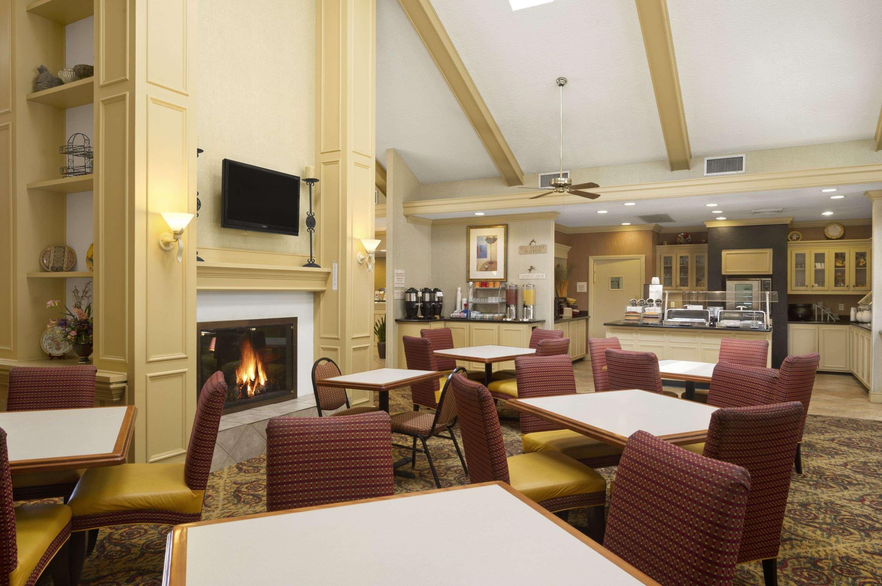 Hawthorn Suites By Wyndham Jacksonville Exterior photo