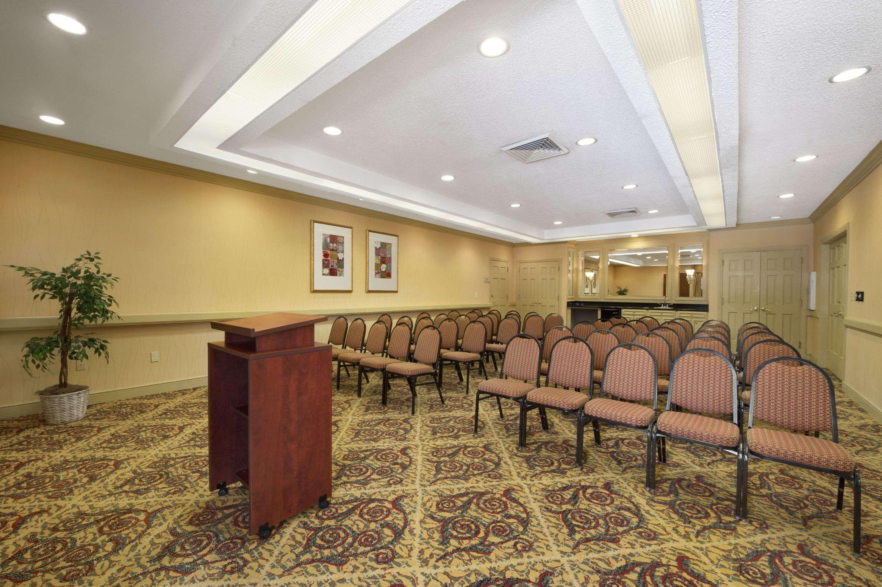 Hawthorn Suites By Wyndham Jacksonville Exterior photo