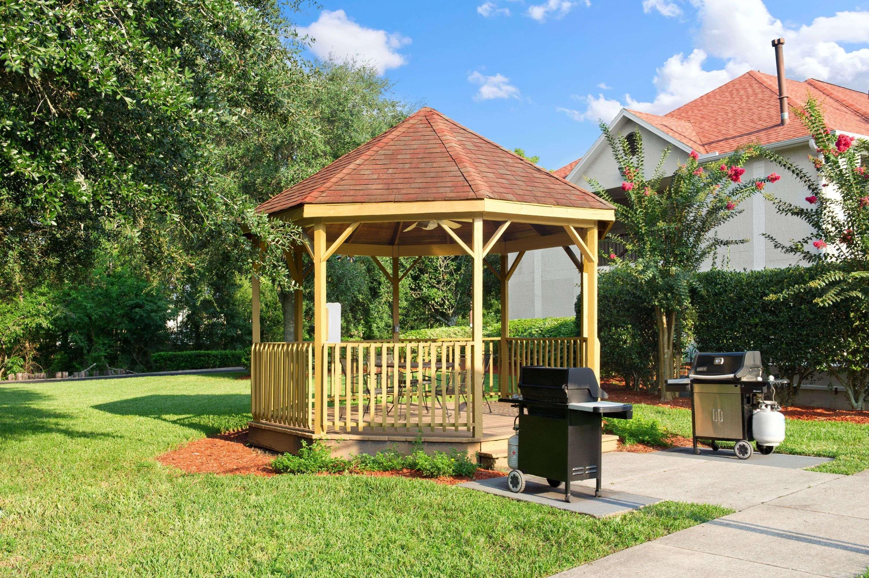 Hawthorn Suites By Wyndham Jacksonville Exterior photo