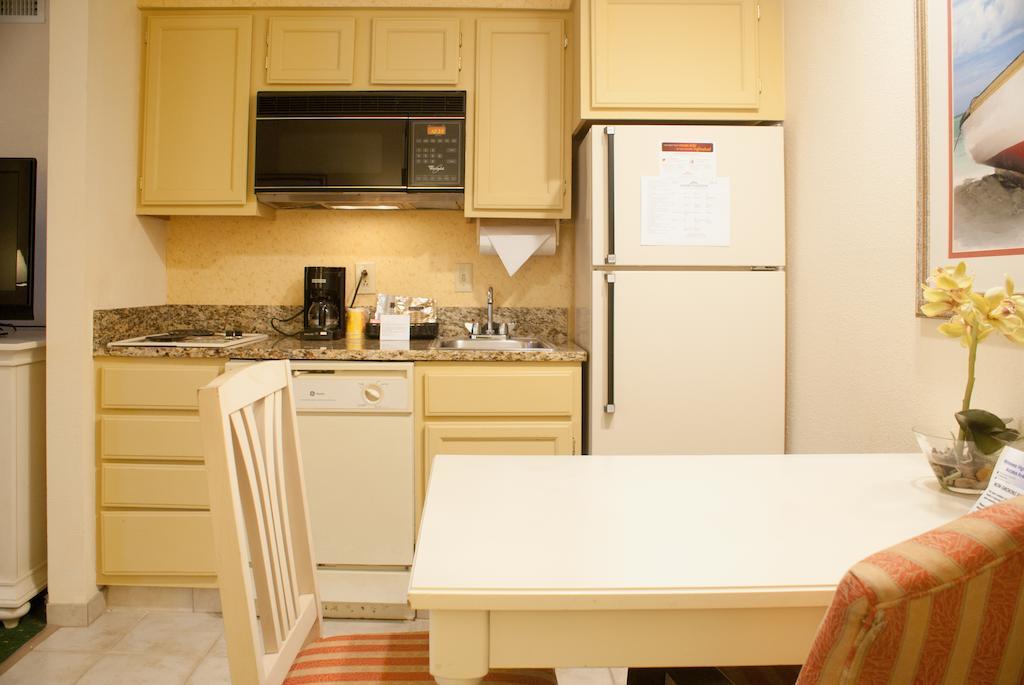Hawthorn Suites By Wyndham Jacksonville Room photo