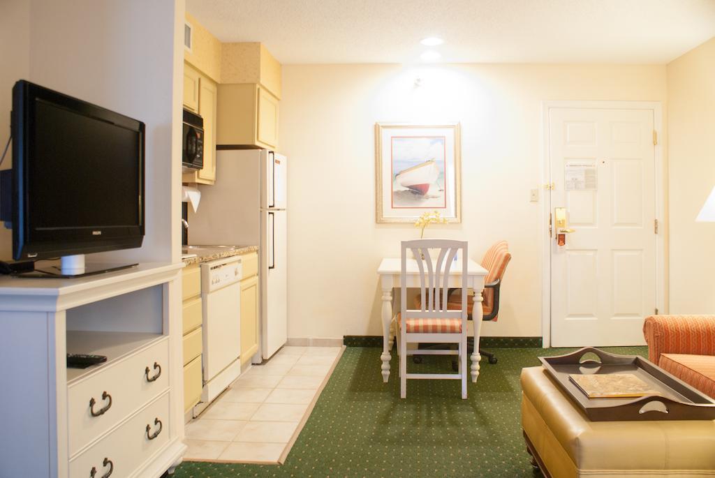Hawthorn Suites By Wyndham Jacksonville Room photo
