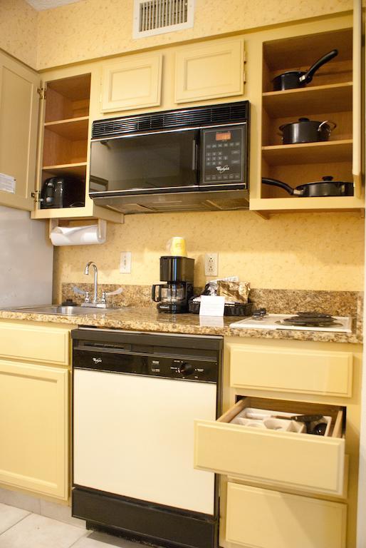 Hawthorn Suites By Wyndham Jacksonville Room photo