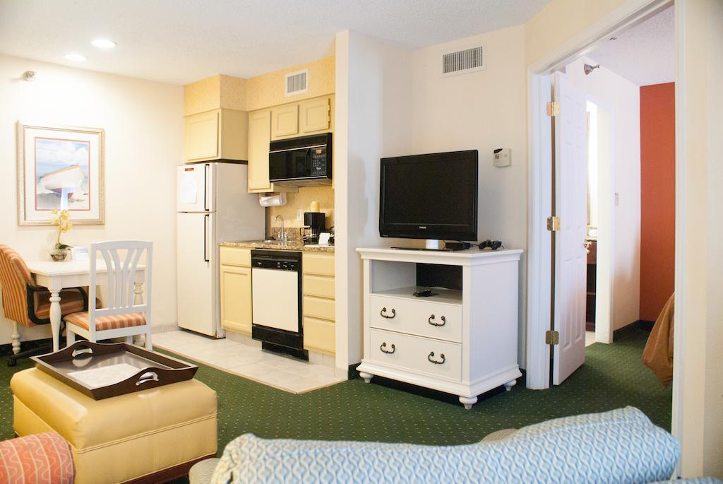 Hawthorn Suites By Wyndham Jacksonville Room photo