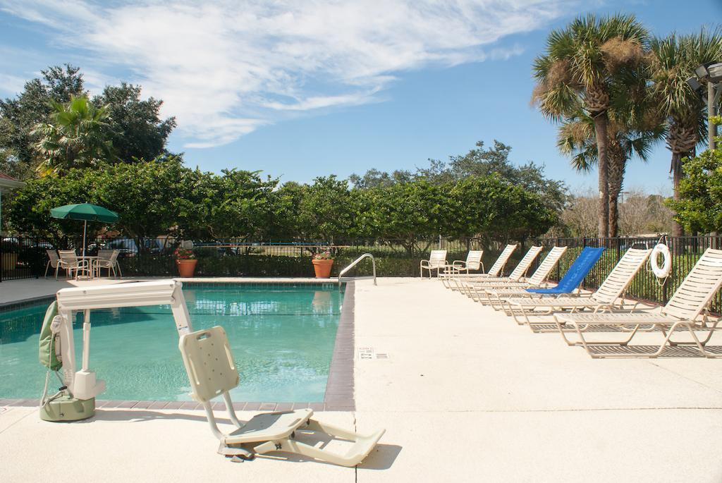 Hawthorn Suites By Wyndham Jacksonville Exterior photo
